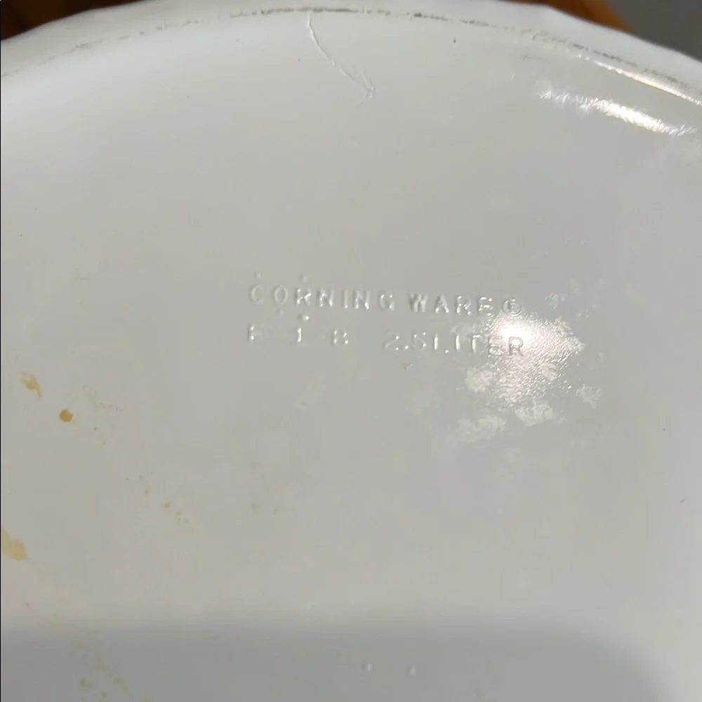 White and Corning Ware Bakeware with Glass Lid F1B